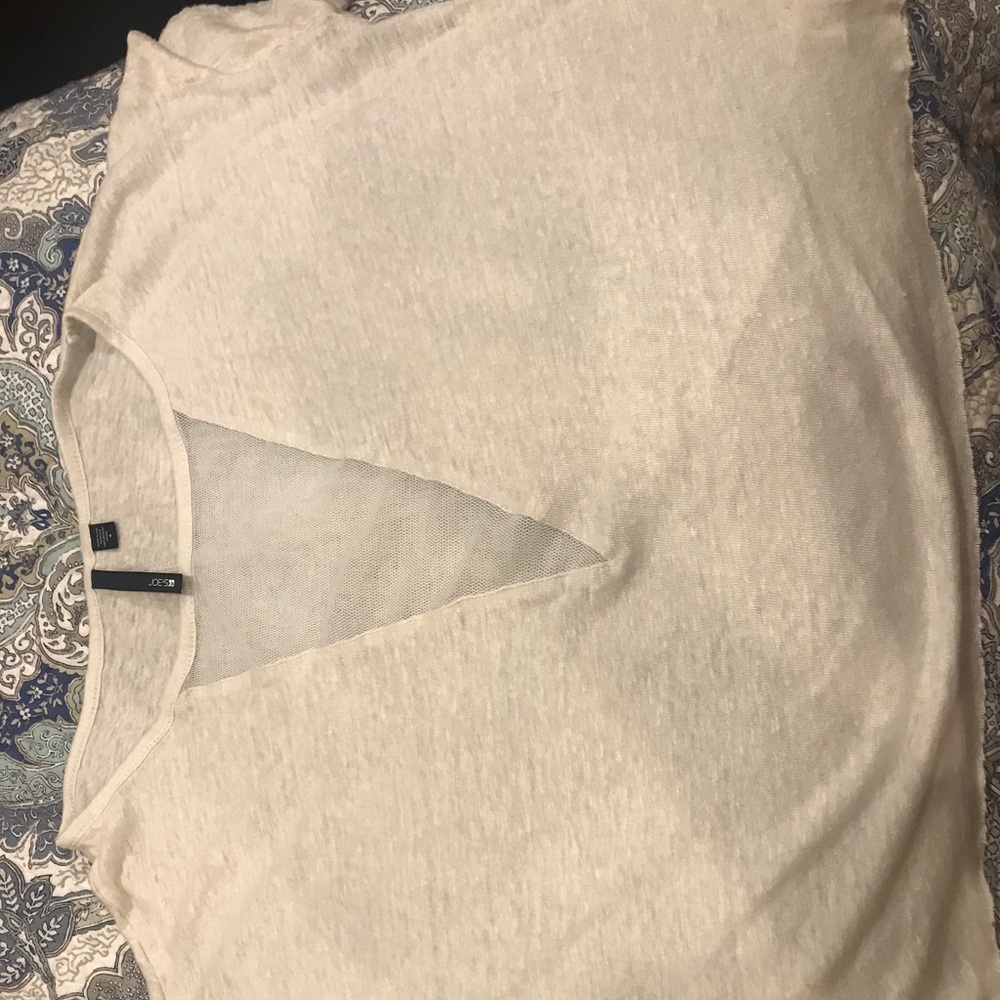 Super cute cropped shirt